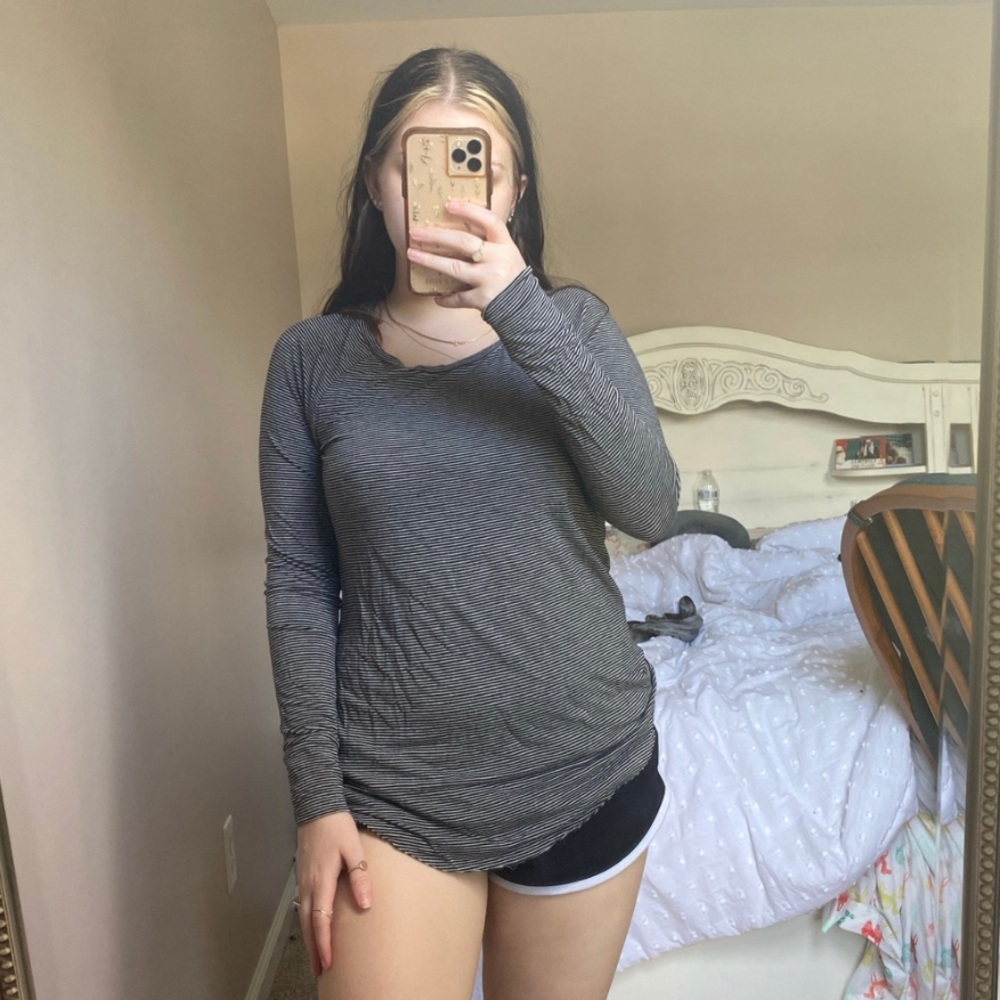 Soft & sexy American eagle tee!